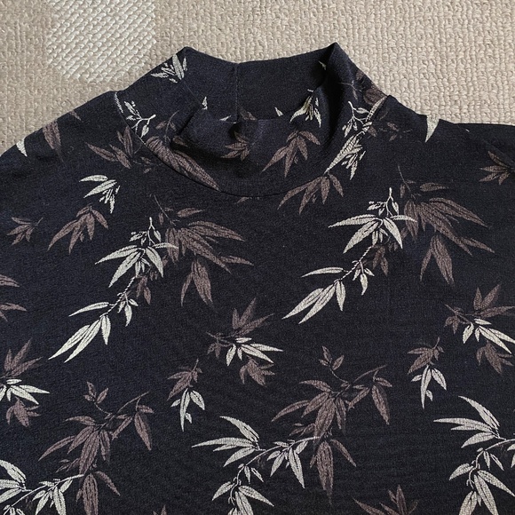 Frazier Lawrence Mock Turtleneck Stretch Short Sleeve Black Floral Top Size 1X - Picture 5 of 6